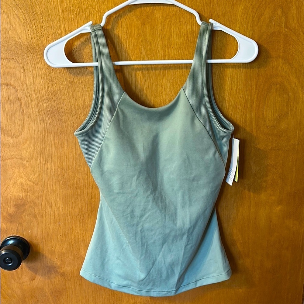 NWT Women’s all in motion athletic tank top